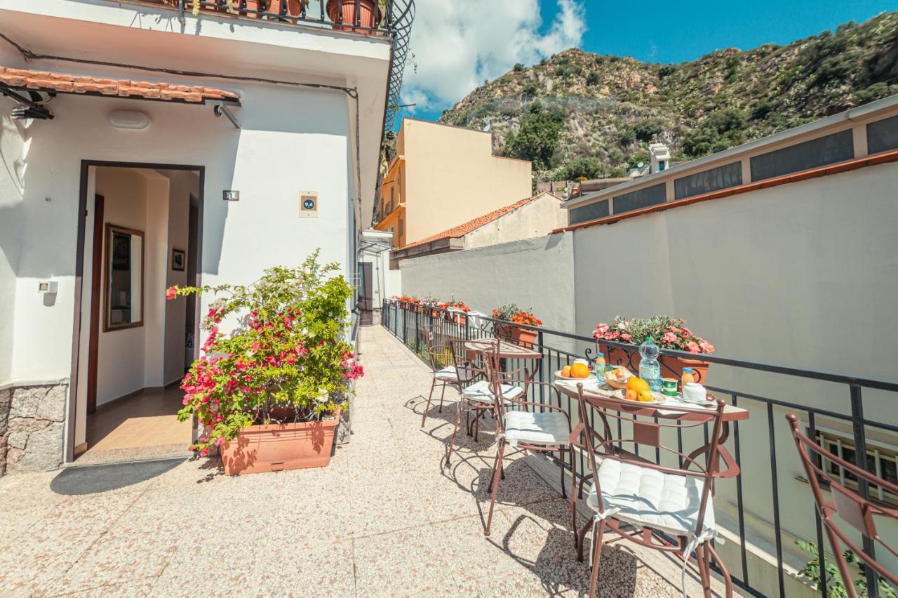 Elegant R&B Floridia Bed and Breakfast Ταορμίνα Εξωτερικό φωτογραφία